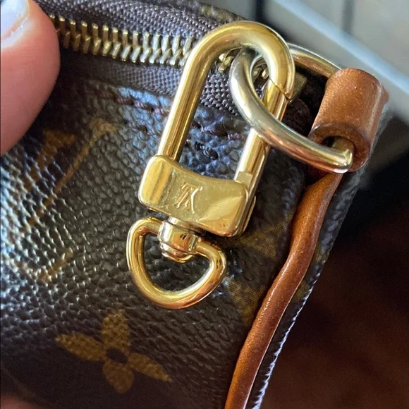 Louis Vuitton mini Papillon Pochette - Picture 2 of 13